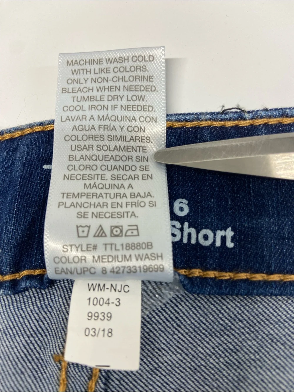 Time and Tru Short Distressed Denim Shorts Size 6